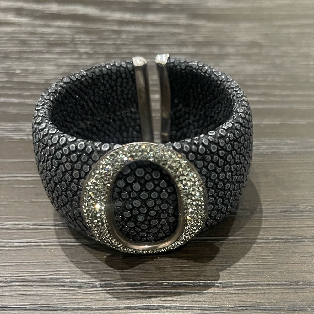 Vintage cuff. Perfect for Holidays!
